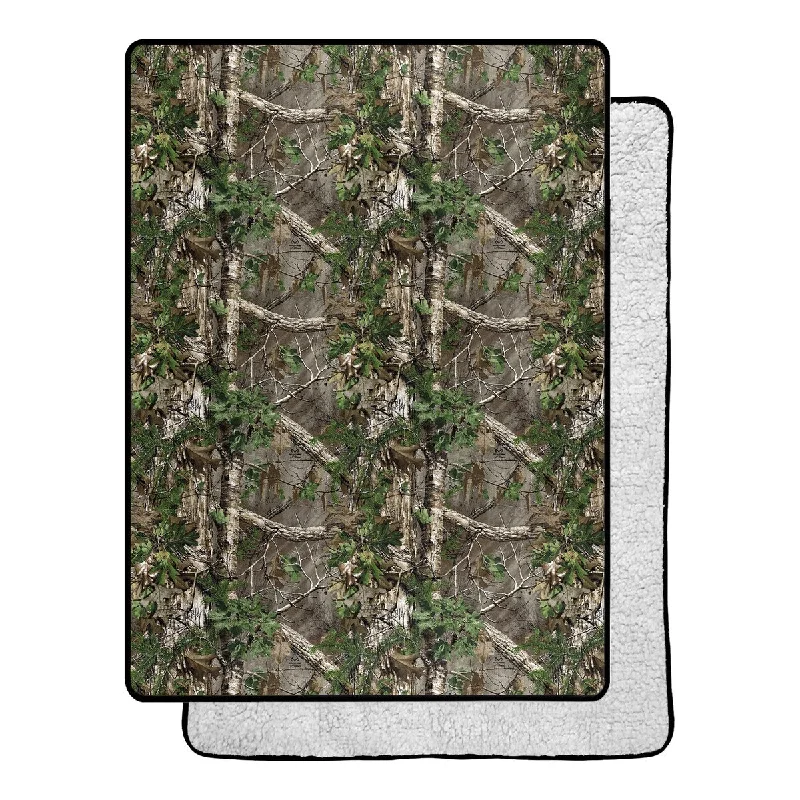 Fleece blankets for a cozy and plush textureFleece blankets for a cozy and plush textureRealtree - Xtra Green Camo