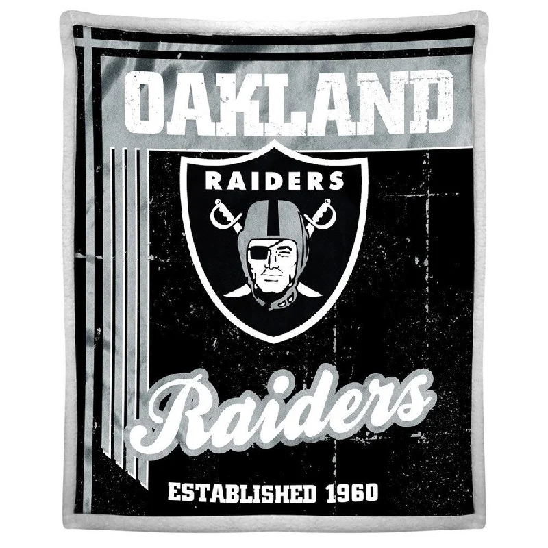 Chenille blankets with a thick and fuzzy textureChenille blankets with a thick and fuzzy textureNFL 192 Raiders Mink Sherpa Throw
