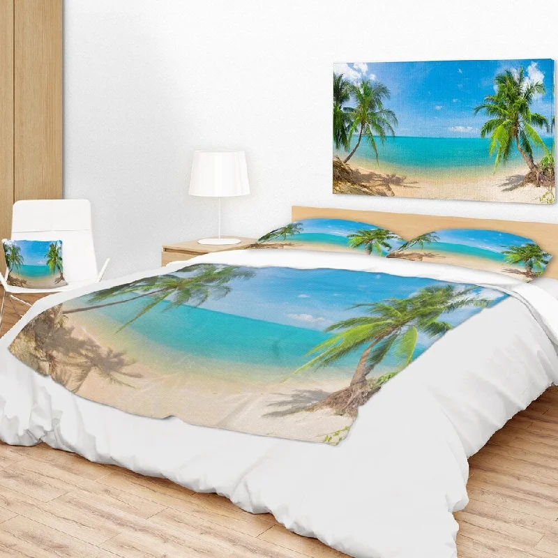 Wool blankets with natural warmth and insulationWool blankets with natural warmth and insulationDesignart 'Tropical Beach with Coconut Trees' Landscape Photography Throw Blanket Wool blankets with natural warmth and insulationWool blankets with natural warmth and insulationDesignart 'Tropical Beach with Coconut Trees' Landscape Photography Throw Blanket