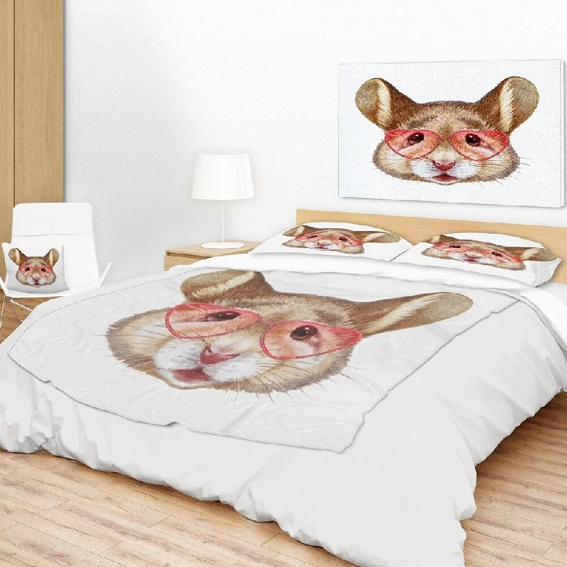 Silk blankets with a smooth and elegant touchSilk blankets with a smooth and elegant touchDesignart 'Funny Mouse with Heart Glasses' Animal Throw Blanket Silk blankets with a smooth and elegant touchSilk blankets with a smooth and elegant touchDesignart 'Funny Mouse with Heart Glasses' Animal Throw Blanket