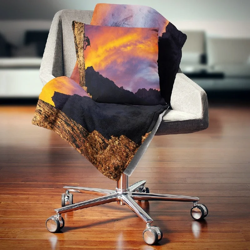 Wool blankets with natural warmth and insulationWool blankets with natural warmth and insulationDesignart 'Climber on Sunset Background' Landscape Fleece Throw Blanket Wool blankets with natural warmth and insulationWool blankets with natural warmth and insulationDesignart 'Climber on Sunset Background' Landscape Fleece Throw Blanket