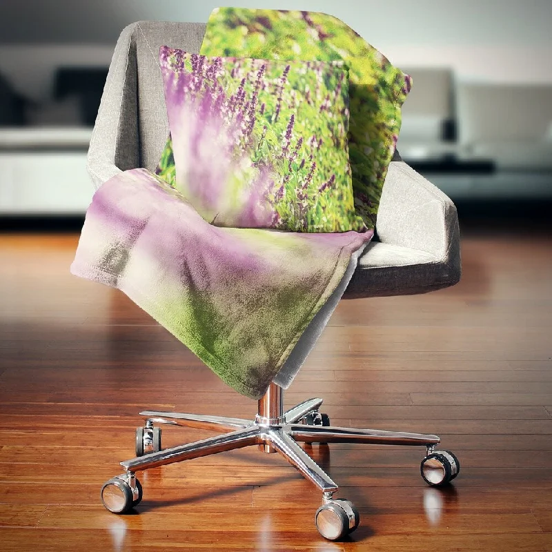 Cashmere blankets for ultimate softness and luxuryCashmere blankets for ultimate softness and luxuryDesignart 'Beautiful Mint Flowers in Garden' Floral Throw Blanket Cashmere blankets for ultimate softness and luxuryCashmere blankets for ultimate softness and luxuryDesignart 'Beautiful Mint Flowers in Garden' Floral Throw Blanket