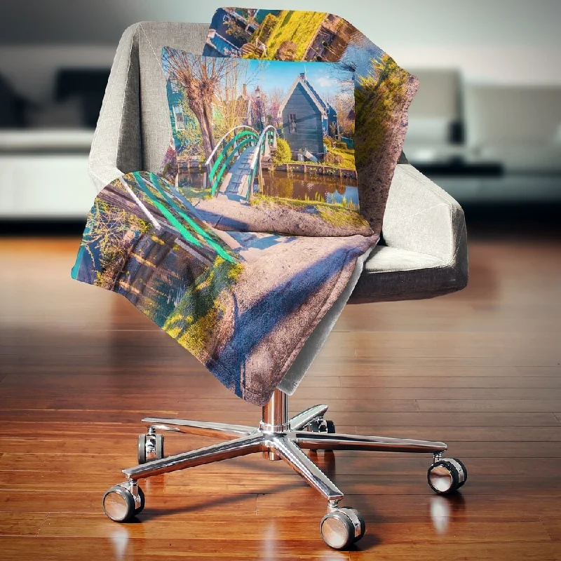 Linen blankets with a rustic and textured lookLinen blankets with a rustic and textured lookDesignart 'Dutch Buildings in Zaanstad Village' Landscape Fleece Throw Blanket Linen blankets with a rustic and textured lookLinen blankets with a rustic and textured lookDesignart 'Dutch Buildings in Zaanstad Village' Landscape Fleece Throw Blanket