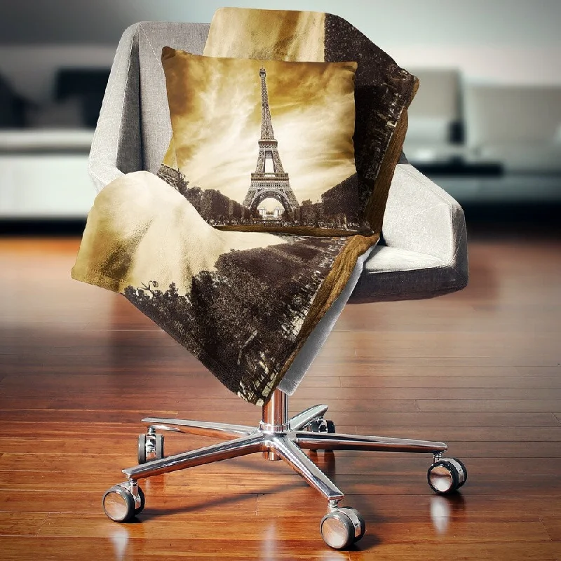 Bamboo fiber blankets with natural antibacterial propertiesBamboo fiber blankets with natural antibacterial propertiesDesignart 'Paris Eiffel Towerin Grey Shade' Landscape Photography Throw Blanket