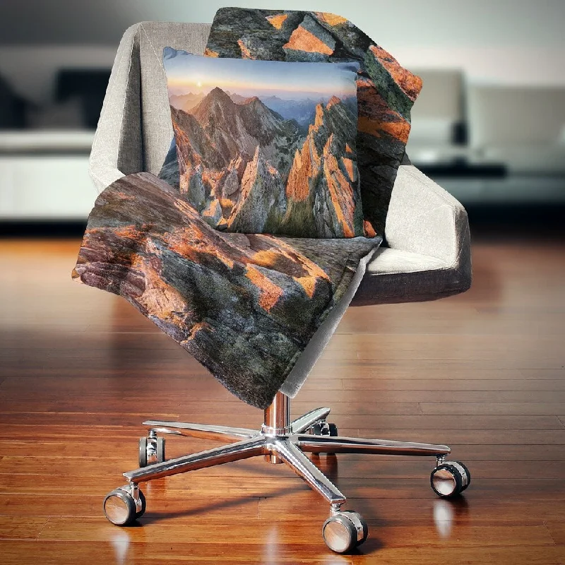 Cotton blankets for breathability and a lightweight feelCotton blankets for breathability and a lightweight feelDesignart 'Majestic Sunset in Fall Mountains' Landscape Fleece Throw Blanket Cotton blankets for breathability and a lightweight feelCotton blankets for breathability and a lightweight feelDesignart 'Majestic Sunset in Fall Mountains' Landscape Fleece Throw Blanket