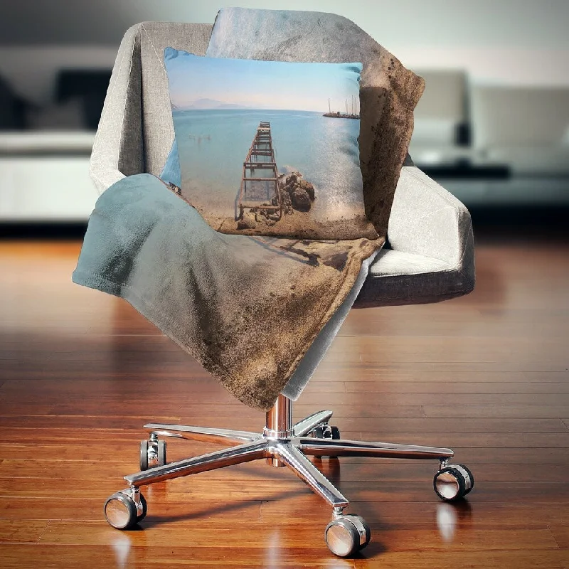 Fleece blankets for a cozy and plush textureFleece blankets for a cozy and plush textureDesignart 'Old Pier at Beach Panoramic View' Wooden Sea Bridge Throw Blanket