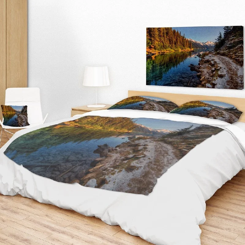 Queen - size blankets for standard - sized bedsQueen - size blankets for standard - sized bedsDesignart 'Placid Lake between Mountains' Landscape Fleece Throw Blanket Queen - size blankets for standard - sized bedsQueen - size blankets for standard - sized bedsDesignart 'Placid Lake between Mountains' Landscape Fleece Throw Blanket