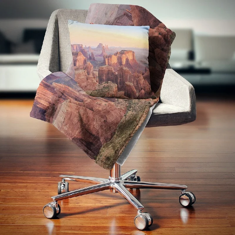 Microfiber blankets that are durable and easy to care forMicrofiber blankets that are durable and easy to care forDesignart 'Hunts Mesa Panorama' Landscape Fleece Throw Blanket Microfiber blankets that are durable and easy to care forMicrofiber blankets that are durable and easy to care forDesignart 'Hunts Mesa Panorama' Landscape Fleece Throw Blanket