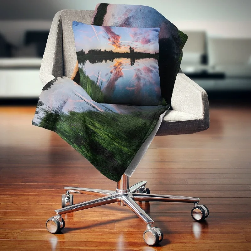 Bamboo fiber blankets with natural antibacterial propertiesBamboo fiber blankets with natural antibacterial propertiesDesignart 'Sunset Sky Mirrored in Lake Water' Landscape Fleece Throw Blanket