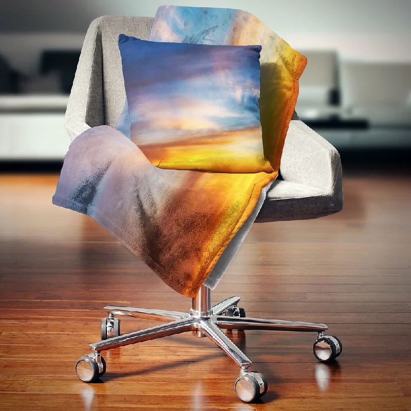 Linen blankets with a rustic and textured lookLinen blankets with a rustic and textured lookDesignart 'Sunset Dramatic Yellow Sky Clouds' Seashore Throw Blanket Linen blankets with a rustic and textured lookLinen blankets with a rustic and textured lookDesignart 'Sunset Dramatic Yellow Sky Clouds' Seashore Throw Blanket