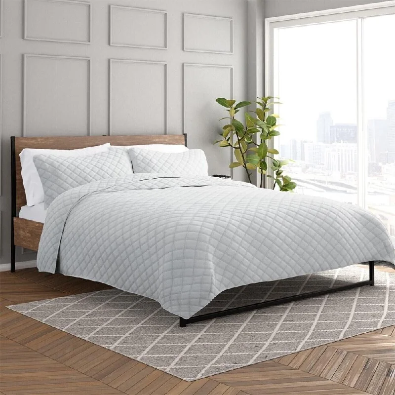 Silk blankets with a smooth and elegant touchSilk blankets with a smooth and elegant touchTwin/TwinXL Lightweight Quilted Coverlet Set Diamond Light Gray Silk blankets with a smooth and elegant touchSilk blankets with a smooth and elegant touchTwin/TwinXL Lightweight Quilted Coverlet Set Diamond Light Gray