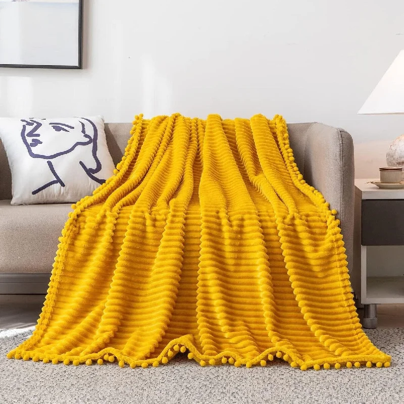 Linen blankets with a rustic and textured lookLinen blankets with a rustic and textured lookSoft Fluffy Fleece Blanket with Pompom Fringe Flannel Couch Blanket