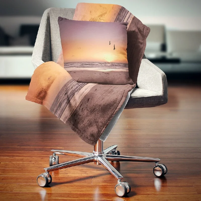 Cashmere blankets for ultimate softness and luxuryCashmere blankets for ultimate softness and luxuryDesignart 'Beach Sunset and Sea Gulls' Modern Seashore Throw Blanket