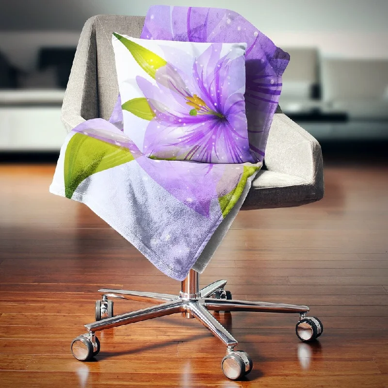 Silk blankets with a smooth and elegant touchSilk blankets with a smooth and elegant touchDesignart 'Glowing Lily Flower' Floral Throw Blanket