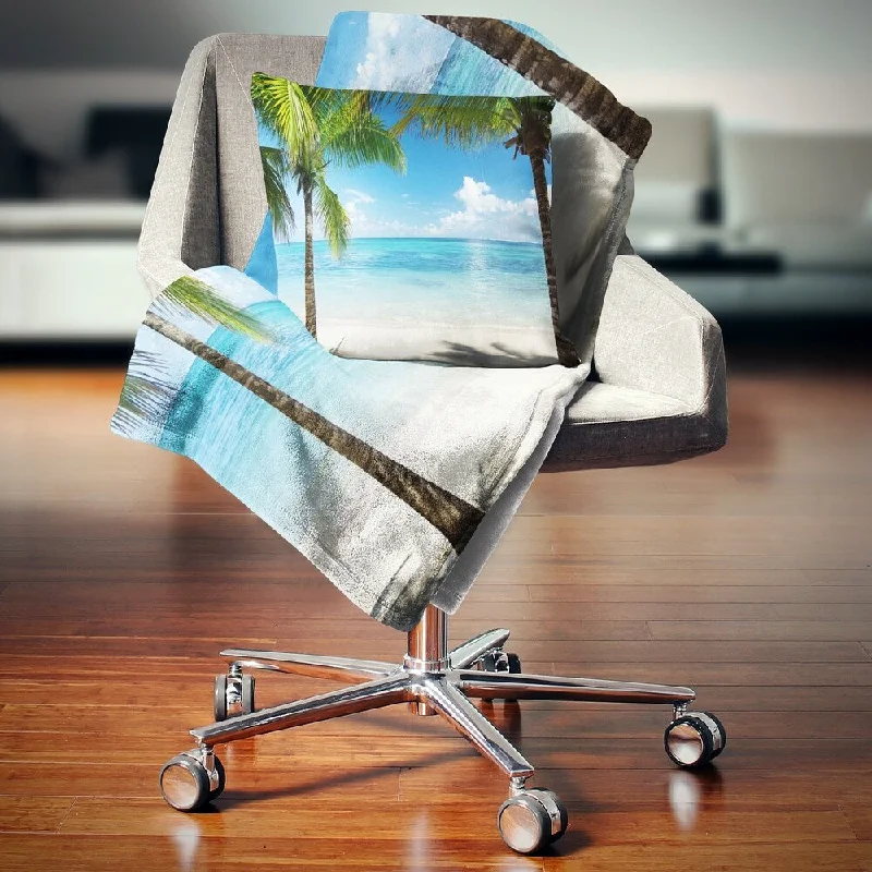 Recycled polyester blankets for an eco - conscious optionRecycled polyester blankets for an eco - conscious optionDesignart 'Palm Trees and Sea' Landscape Photography Throw Blanket Recycled polyester blankets for an eco - conscious optionRecycled polyester blankets for an eco - conscious optionDesignart 'Palm Trees and Sea' Landscape Photography Throw Blanket