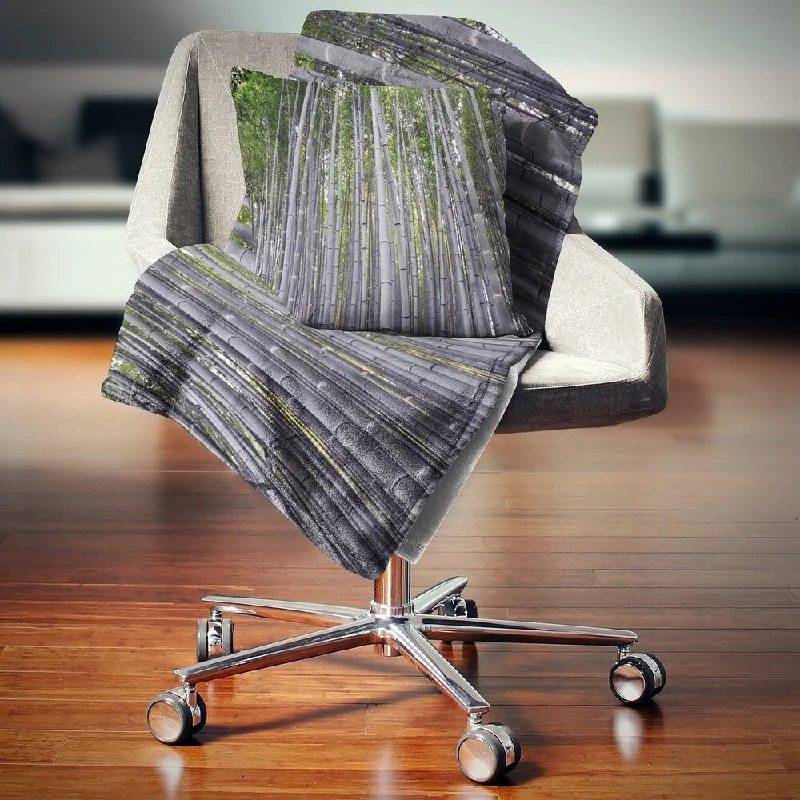 Queen - size blankets for standard - sized bedsQueen - size blankets for standard - sized bedsDesignart 'Thick Bamboo Trunks in Japan' Forest Throw Blanket Queen - size blankets for standard - sized bedsQueen - size blankets for standard - sized bedsDesignart 'Thick Bamboo Trunks in Japan' Forest Throw Blanket