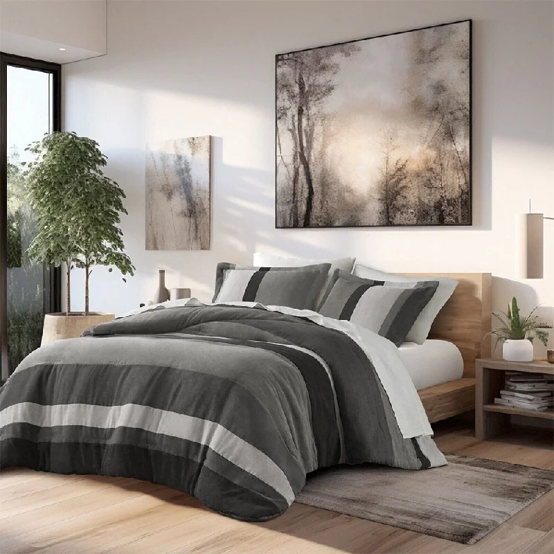 Recycled polyester blankets for an eco - conscious optionRecycled polyester blankets for an eco - conscious option3pc King/ Cal King Luxury Stripe Faux Suede Fluffy Comforter Set Black