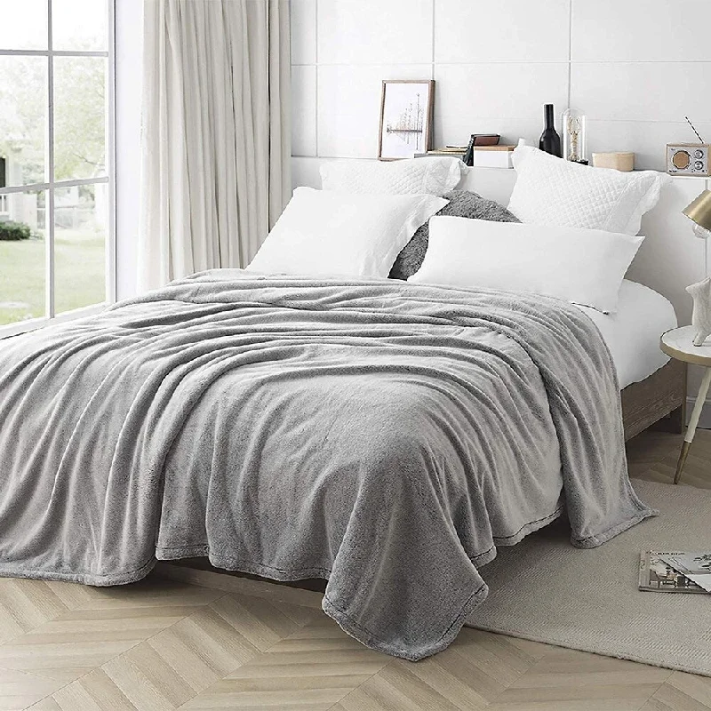 Silk blankets with a smooth and elegant touchSilk blankets with a smooth and elegant touchComa Inducer Blanket - Frosted - Black