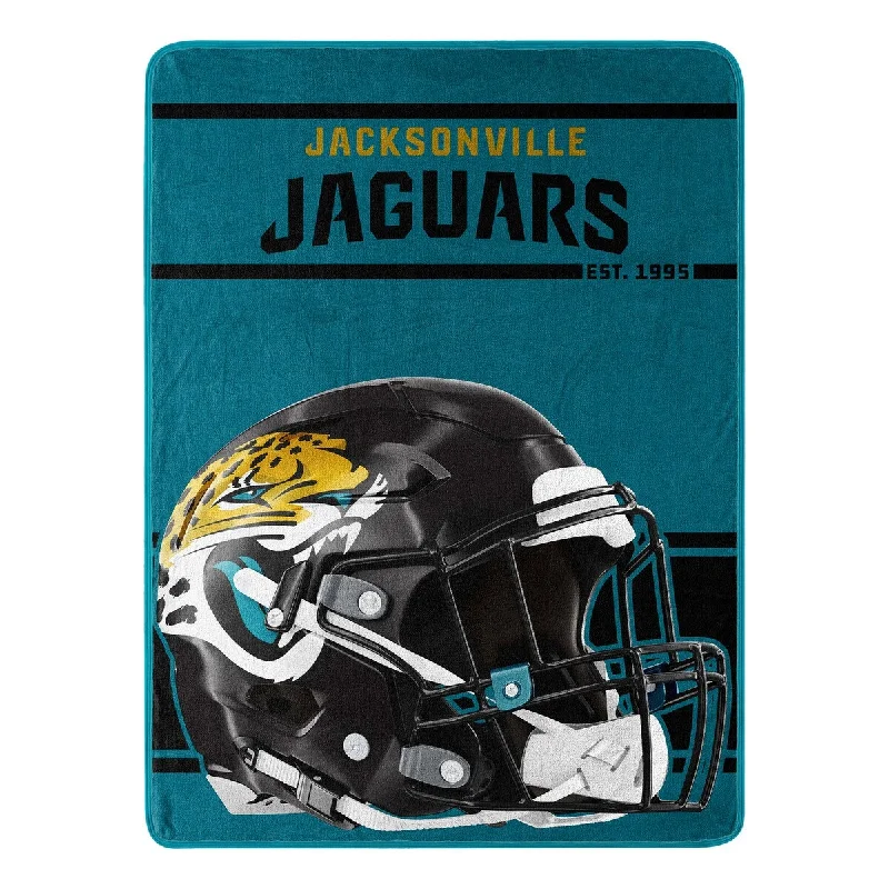 Rayon from bamboo blankets for a silky and breathable feelRayon from bamboo blankets for a silky and breathable feelNFL 059 Jaguars Run Micro Raschel Throw