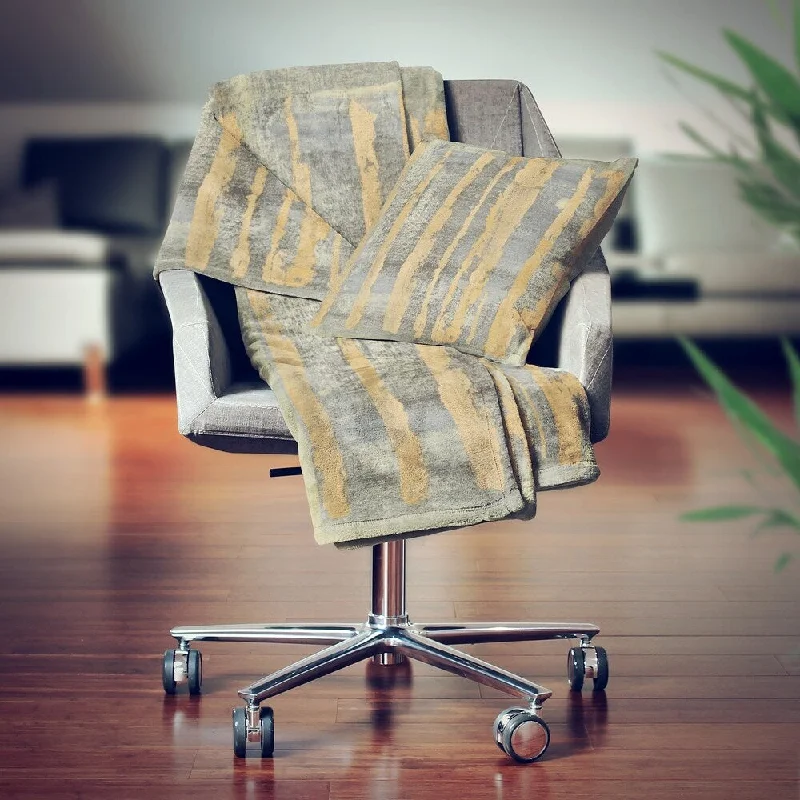 Silk blankets with a smooth and elegant touchSilk blankets with a smooth and elegant touchDesignart' Glam Form IV' Modern Throw Blanket - 71x59 Silk blankets with a smooth and elegant touchSilk blankets with a smooth and elegant touchDesignart' Glam Form IV' Modern Throw Blanket - 71x59