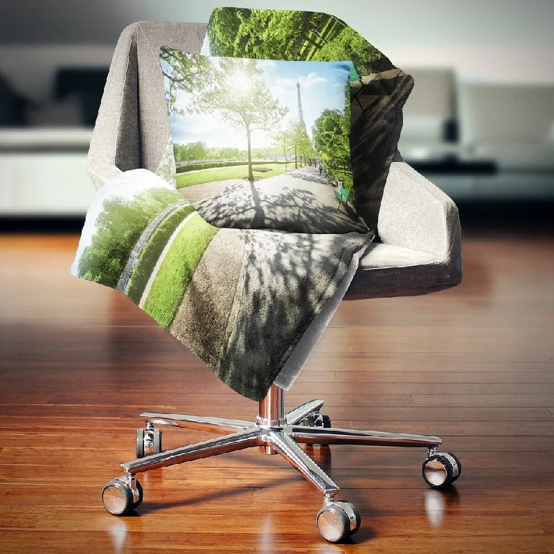 Linen blankets with a rustic and textured lookLinen blankets with a rustic and textured lookDesignart 'Paris Eiffel Towerat Sunny Morning' Landscape Fleece Throw Blanket Linen blankets with a rustic and textured lookLinen blankets with a rustic and textured lookDesignart 'Paris Eiffel Towerat Sunny Morning' Landscape Fleece Throw Blanket