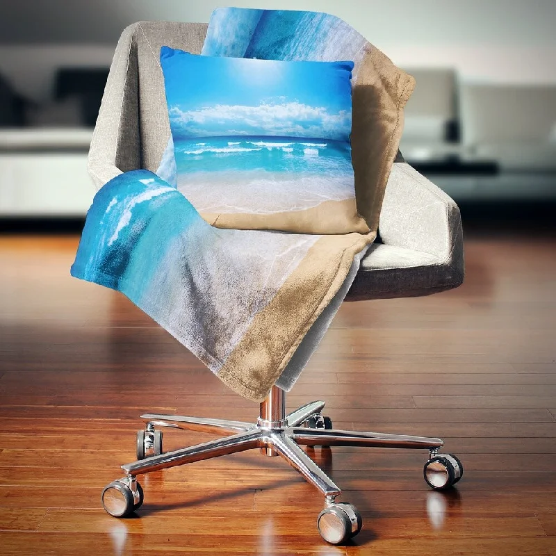 Fleece blankets for a cozy and plush textureFleece blankets for a cozy and plush textureDesignart 'Paradise Beach' Seascape Photography Throw Blanket Fleece blankets for a cozy and plush textureFleece blankets for a cozy and plush textureDesignart 'Paradise Beach' Seascape Photography Throw Blanket