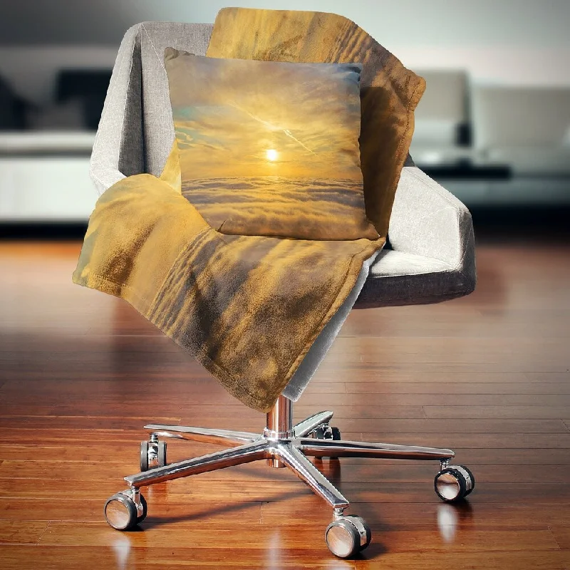 Wool blankets with natural warmth and insulationWool blankets with natural warmth and insulationDesignart 'Golden Sunset over Clouds' Oversized Beach Throw Blanket Wool blankets with natural warmth and insulationWool blankets with natural warmth and insulationDesignart 'Golden Sunset over Clouds' Oversized Beach Throw Blanket
