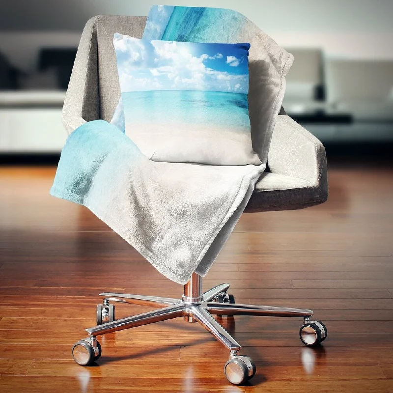 Chenille blankets with a thick and fuzzy textureChenille blankets with a thick and fuzzy textureDesignart 'Sand of Beach in Blue Caribbean Sea' Modern Seascape Throw Blanket Chenille blankets with a thick and fuzzy textureChenille blankets with a thick and fuzzy textureDesignart 'Sand of Beach in Blue Caribbean Sea' Modern Seascape Throw Blanket