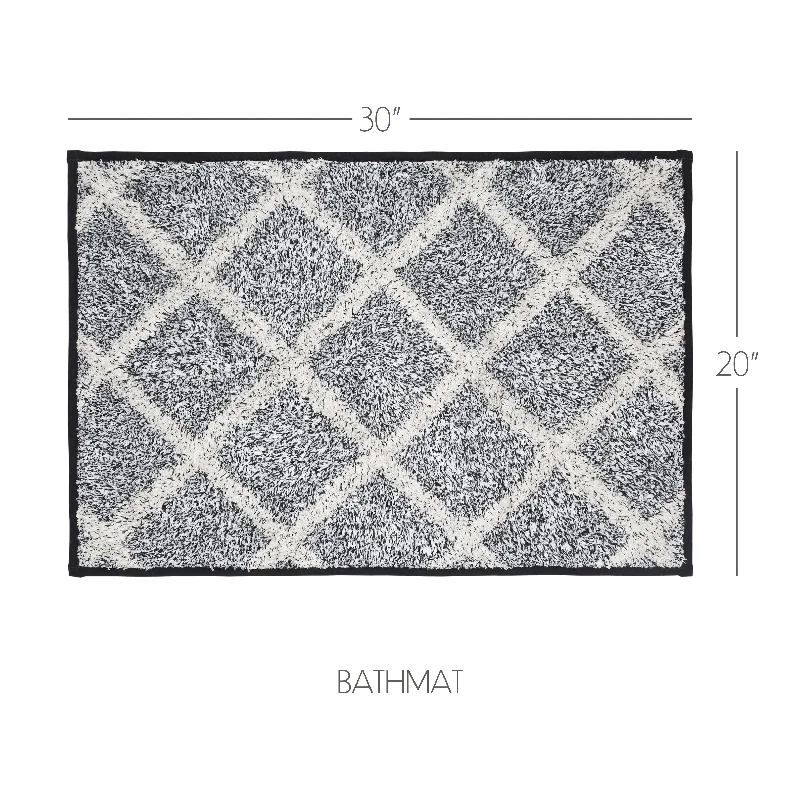 Linen bed skirts for a natural and rustic feelFrayed Lattice Creme & Black Bathmat 20x30
