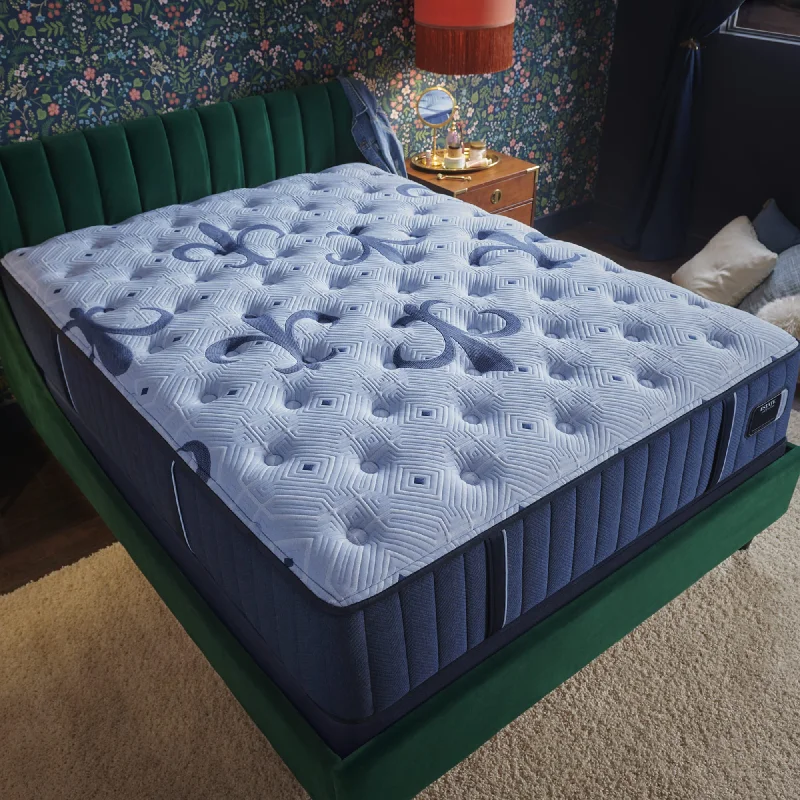 Wool - filled mattresses for natural insulation and moisture - wickingStearns & Foster Estate Firm Tight Top Mattress