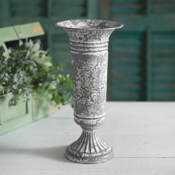 Velvet bed skirts for a luxurious and elegant appearanceMetal Trumpet Vase