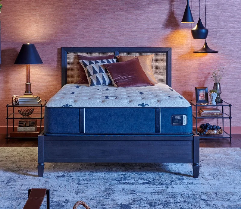 Hybrid mattresses combining foam and innerspring technologyStearns & Foster Studio Medium Mattress