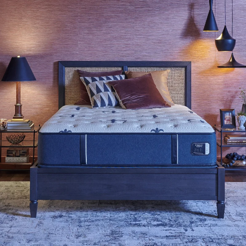 Natural latex and organic cotton blend mattressesStearns and Foster Studio Medium 14" Mattress Natural latex and organic cotton blend mattressesStearns and Foster Studio Medium 14" Mattress